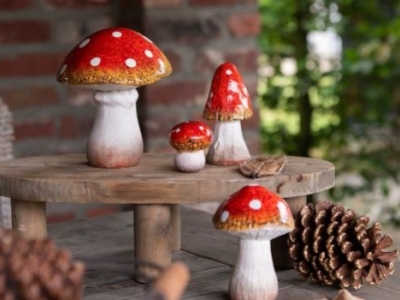 Mushroom figurine: various types